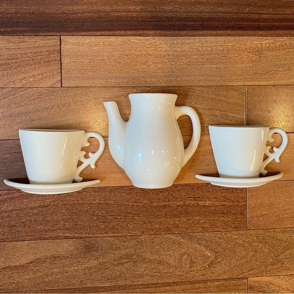 VINTAGE Ceramic Teapot, Cups/Saucer Wall Pocket Decor, Creamy White